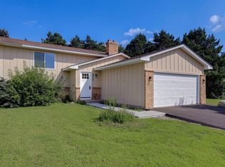2515 Royals Dr, Hopkins, MN 55305