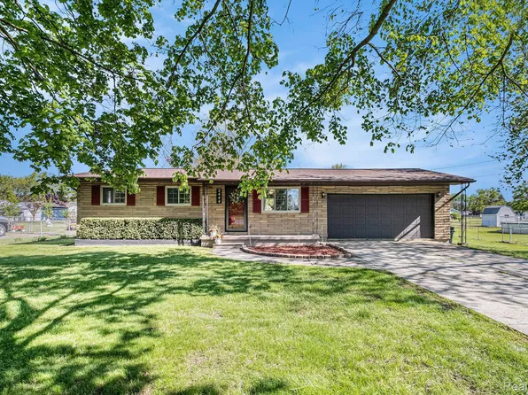 2444 W Maple Ave, Flint, MI 48507