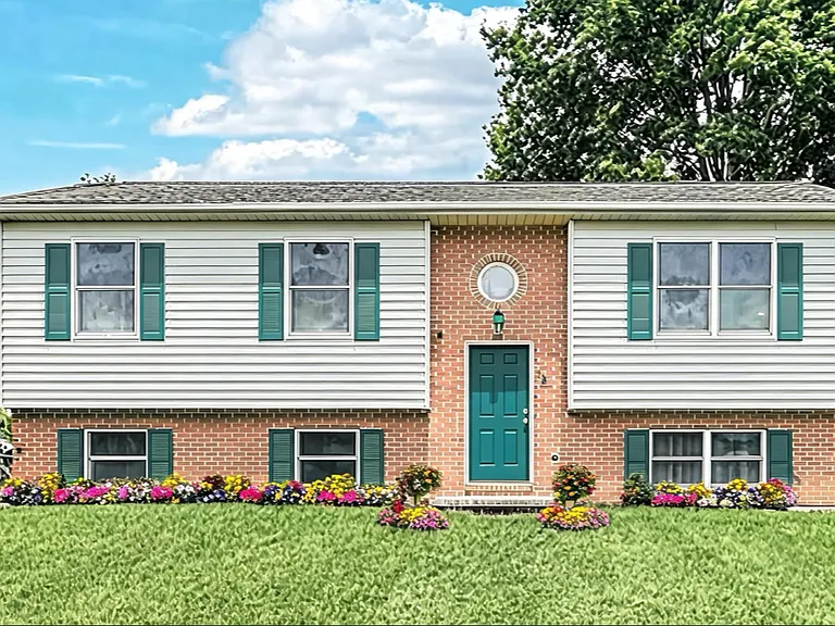 18 Garden Ln — Photo 18