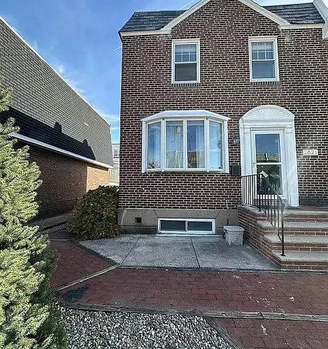2821 S Darien St Photo 1
