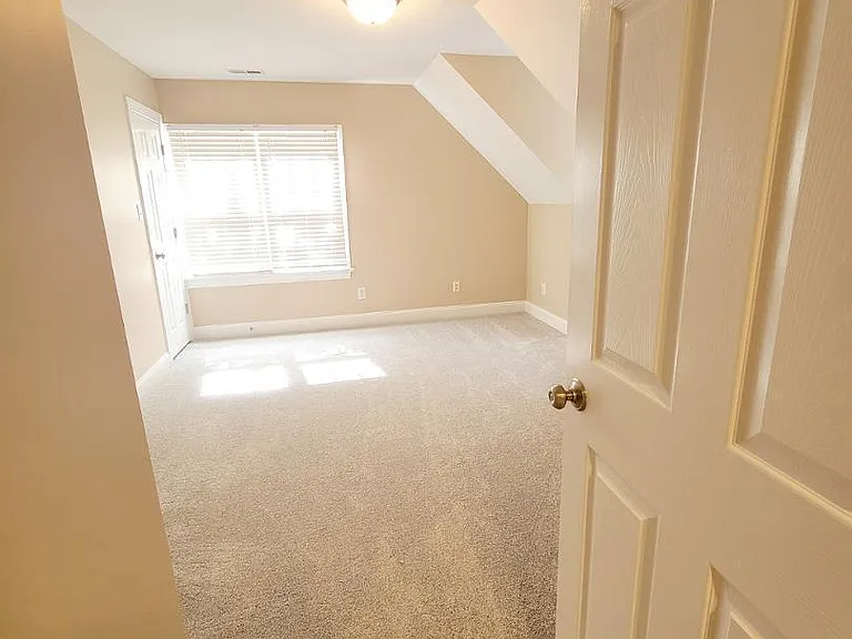 1217 Crozier Ct — Photo 35