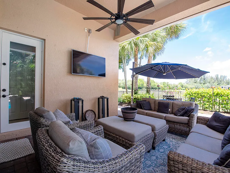 8801 Wellington View Dr — Photo 38