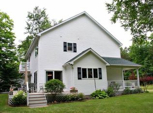 8663 S Dunns Farm Rd, Maple City, MI 49664