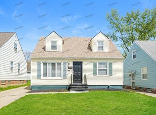 15611 Edgewood Ave, Maple Heights, OH 44137