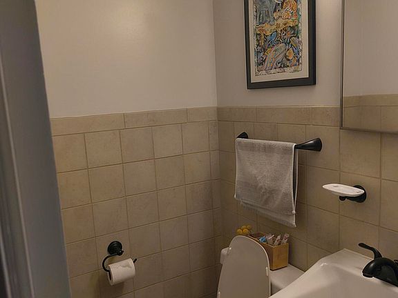 5th image of 1002 Willow Dr APT 85