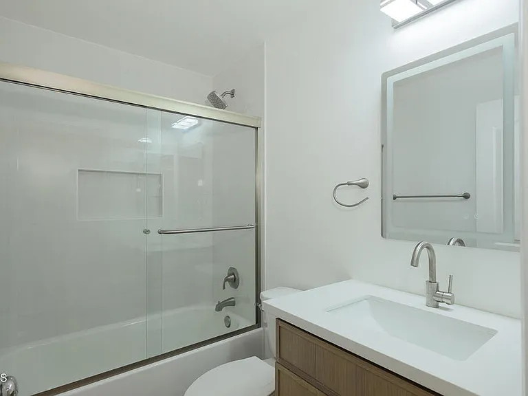 1311 Oyster Pl — Photo 13