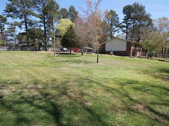 4th image of 153 Pinecreek Ln