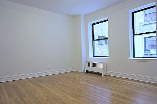 Rented by Metropolitan Equities | media 3