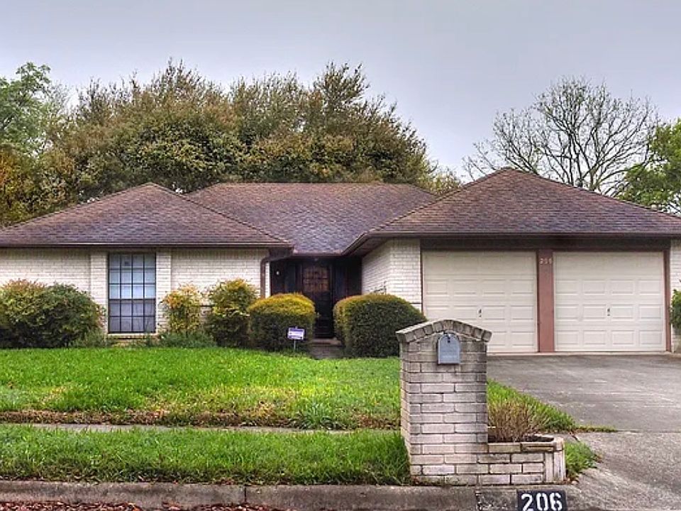 1st image of 206 High Oak