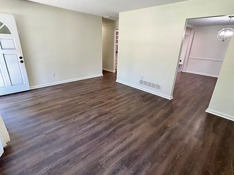 925 Fenley Ave — Photo 5