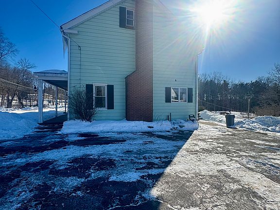 3rd image of 279 Putnam Pike