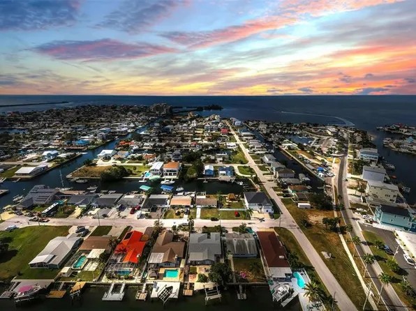 13926 Darlene Ave, Hudson, FL 34667