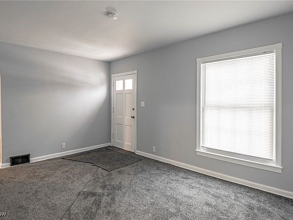 4th image of 232 N Hawkins Ave