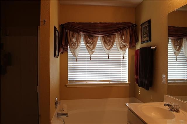 2nd image of 913 Stags Leap Dr