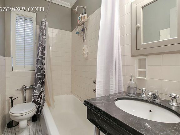 4th image of 210-218 W 19th St APT 4C