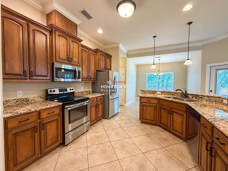 5573 Nate Ln — Photo 4