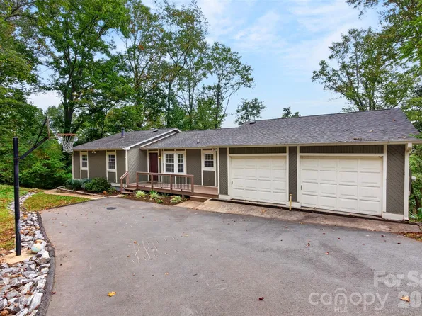 126 Pine Hill Dr, Swannanoa, NC 28778