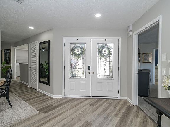 4th image of 7608 Laurel Oak Ct