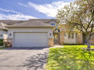 31435 Merriwood Park Dr, Livonia, MI 48152