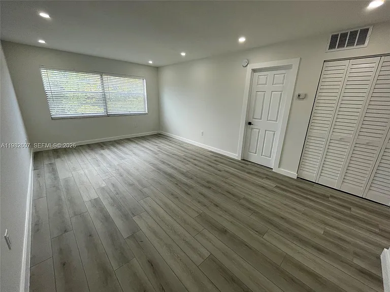 365 NE 125th St #409 — Photo 6