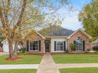 111 Cresthill Dr, Youngsville, LA 70592