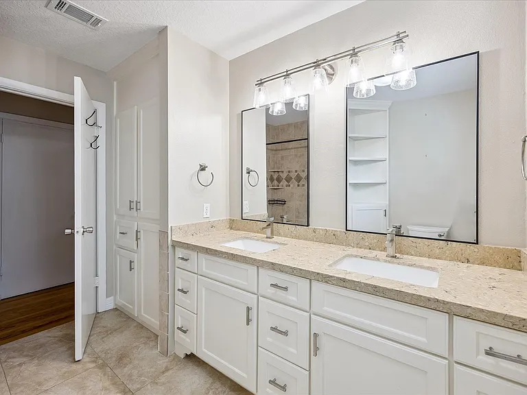 9814 Pine Lake Dr — Photo 11