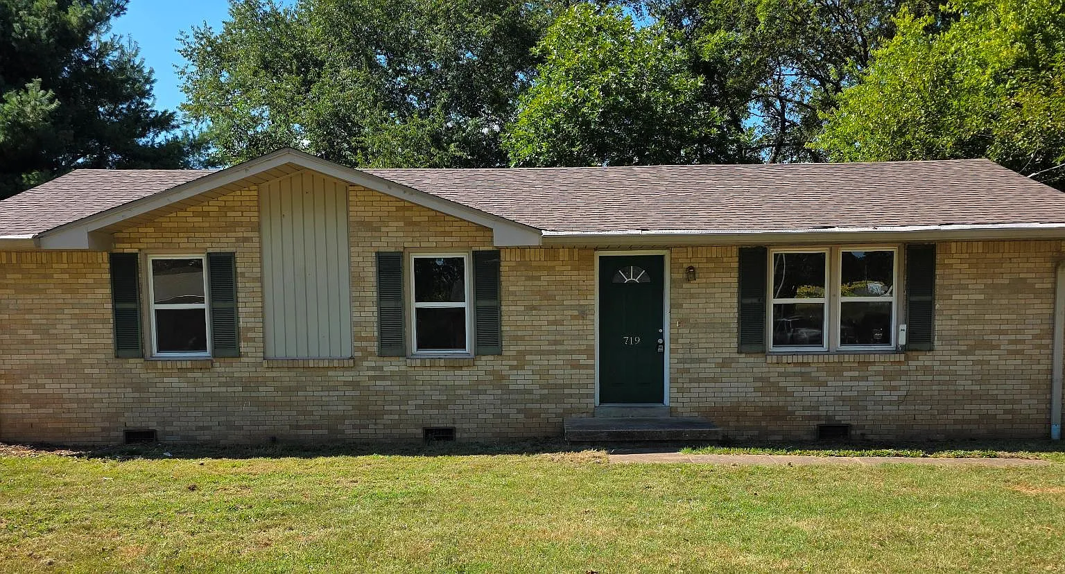 719 Rose Dr — Photo 4