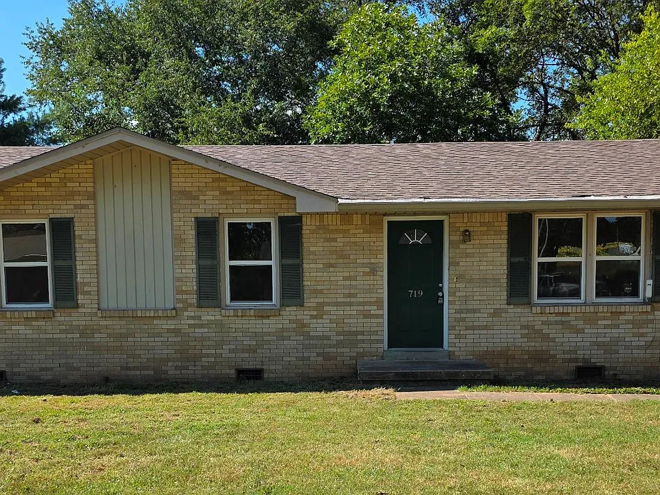 719 Rose Dr