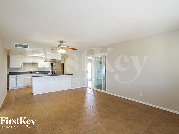 3rd image of 402 E Dunbar Dr
