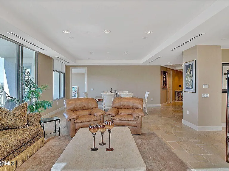 2211 E Camelback Rd #604 — Photo 12