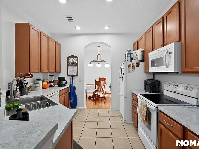 2346 Felicity Pl — Photo 2