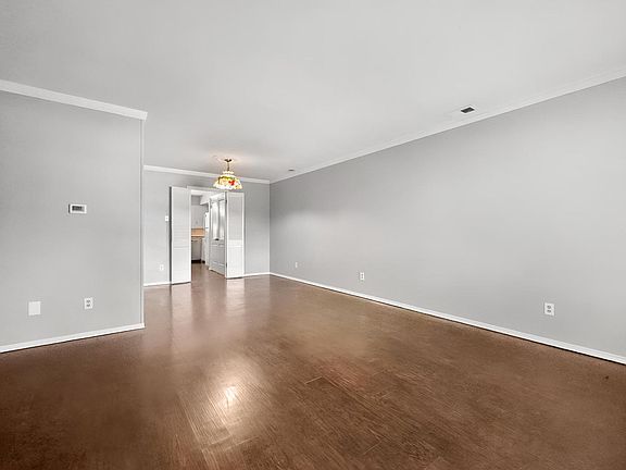 4th image of 8351 Lullwater Dr