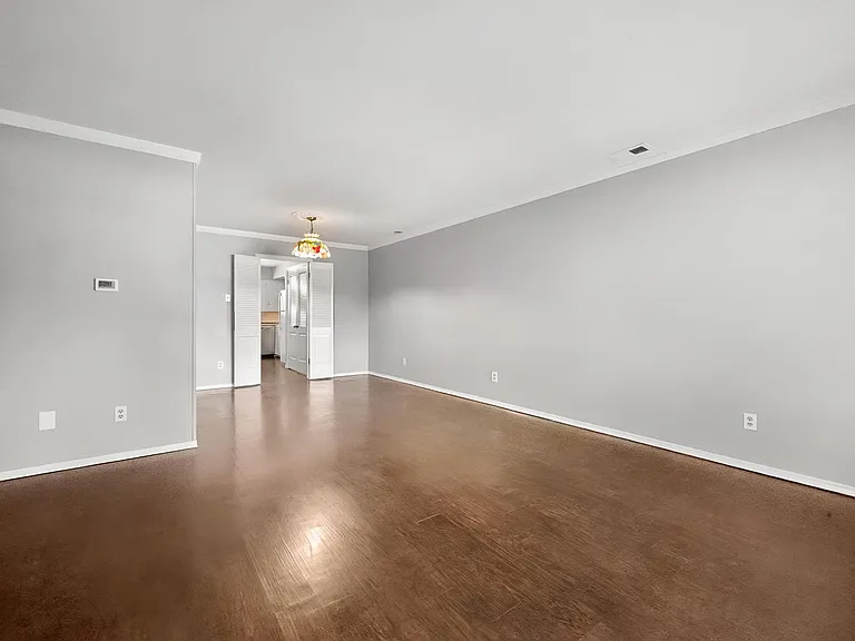 8351 Lullwater Dr — Photo 4