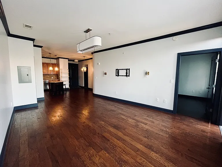 445 W Blount Ave #314 — Photo 6