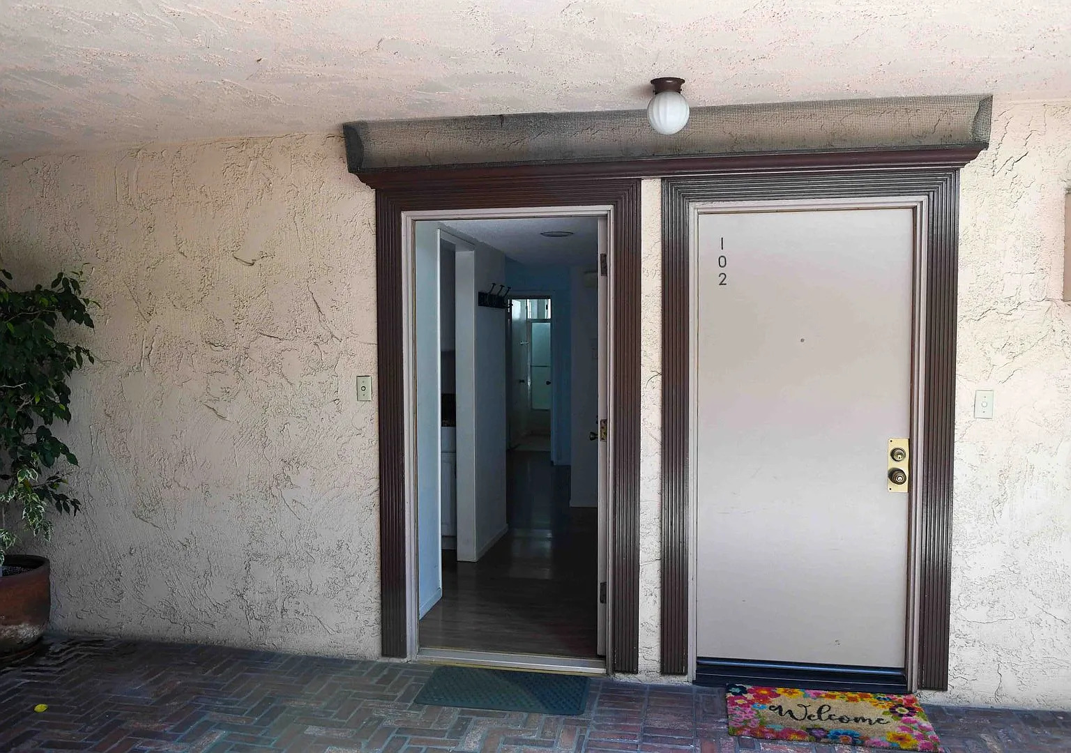 A Charming Westside Rental — Photo 3