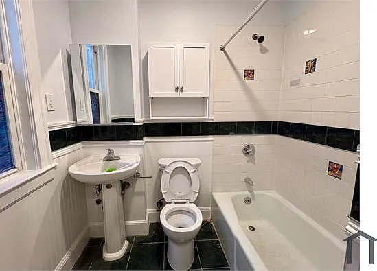 363 Adams St #4 — Photo 5