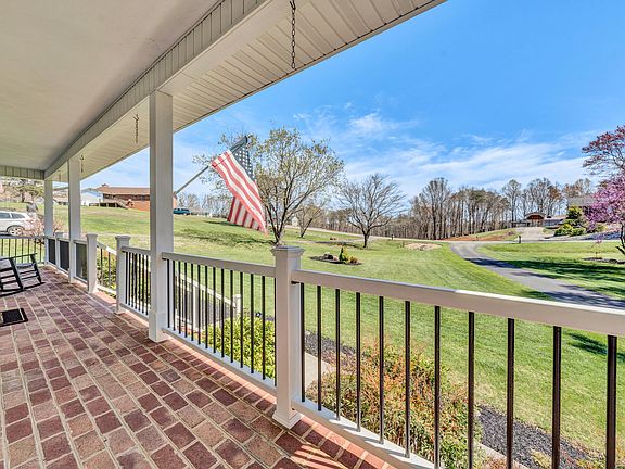 4th image of 117 Baymeadow Ln
