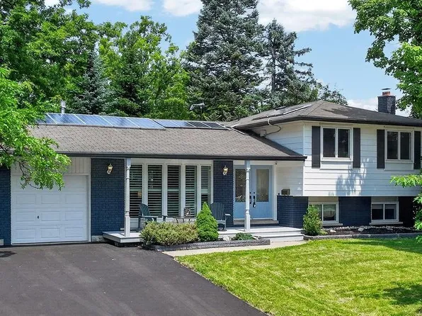 2389 Peart Ct, Burlington, ON L7P 2V5