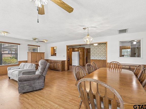 4th image of 1160 County Road 2425