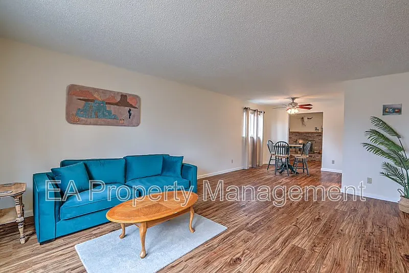 3 bed, 2.0 bath, $2,495 — Photo 3