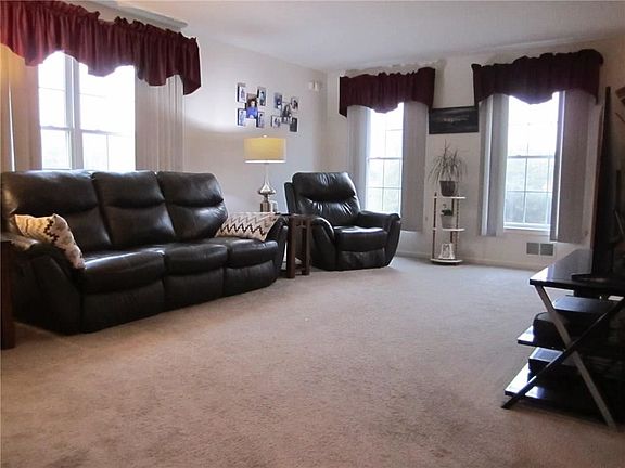 5th image of 4621 Cherry Hill Dr