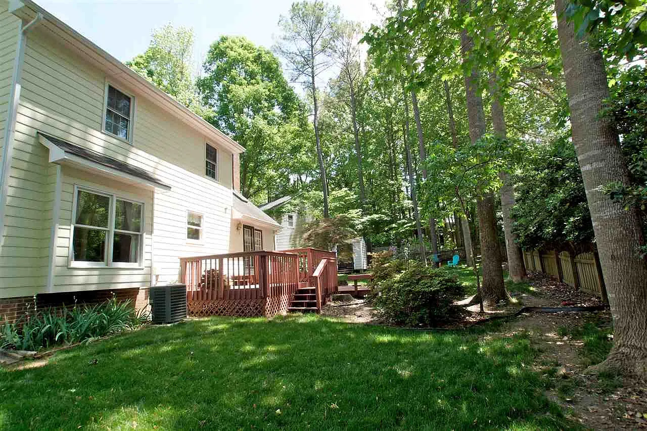3 bed, 2.5 bath, 1837 sqft, $2,450 — Photo 3
