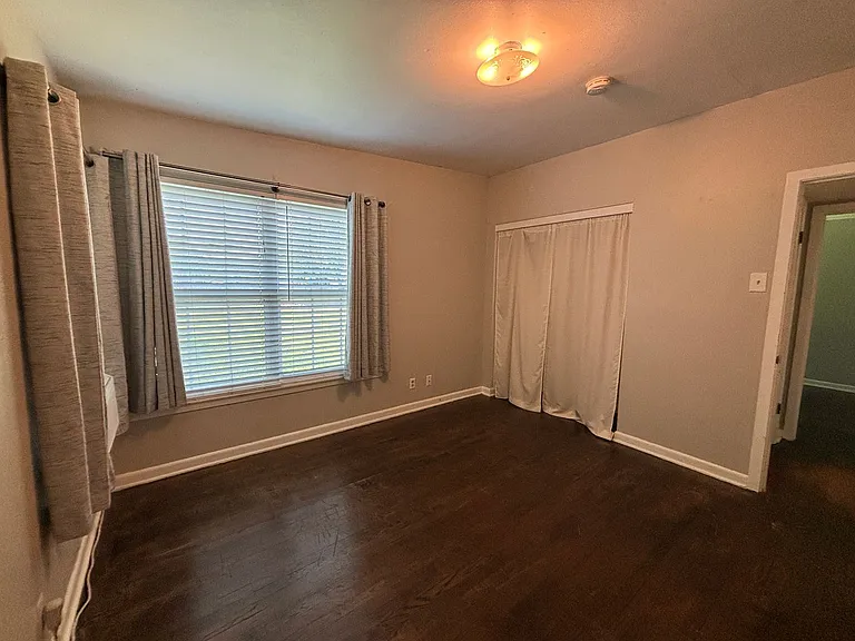 318 Sprucewood Ln — Photo 10