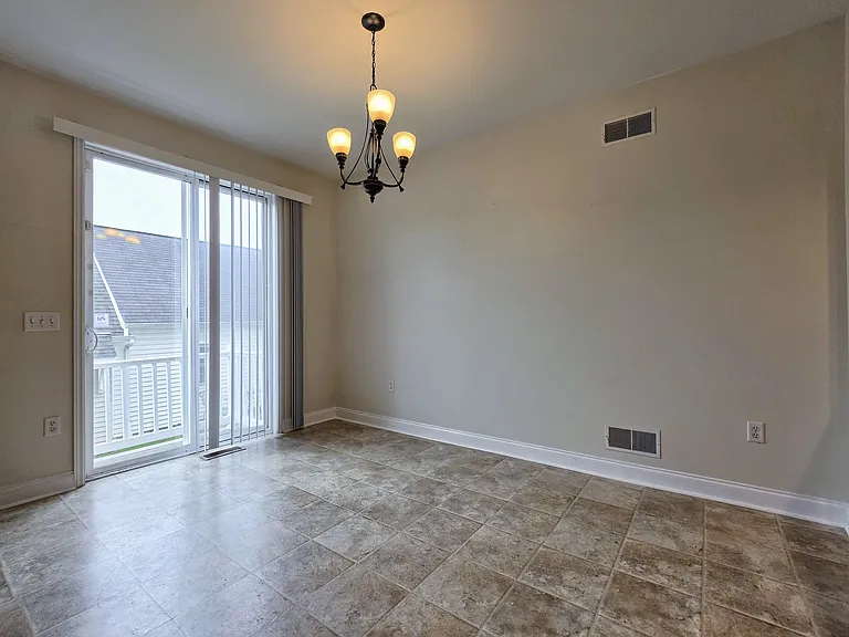 214 Sagamore Hl — Photo 12