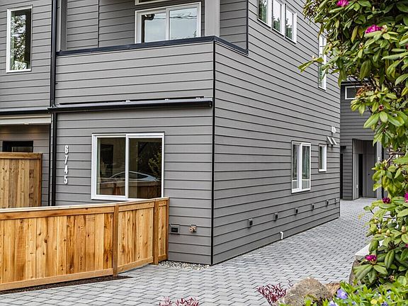 3rd image of 6745 Earl Avenue NW