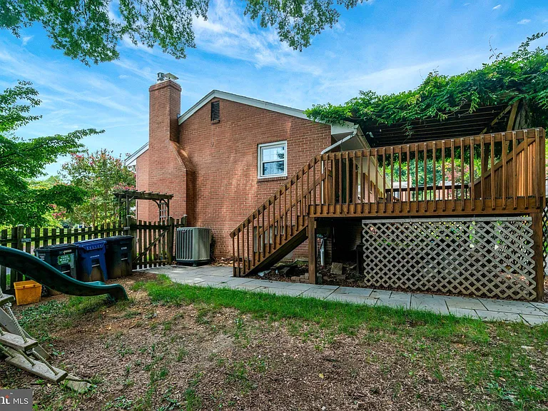 821 N Latham St — Photo 47