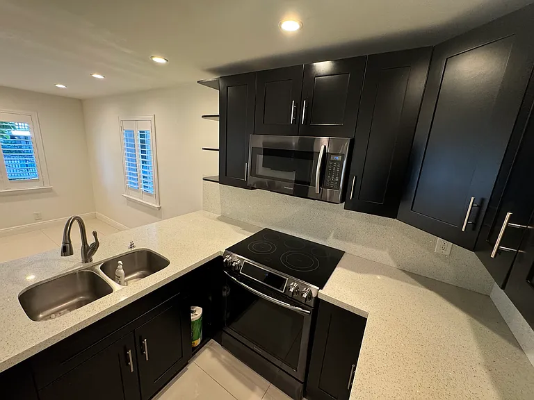 1001 SE 16th St #4 — Photo 7