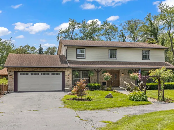 32W265 Pratt Rd, Wayne, IL 60184