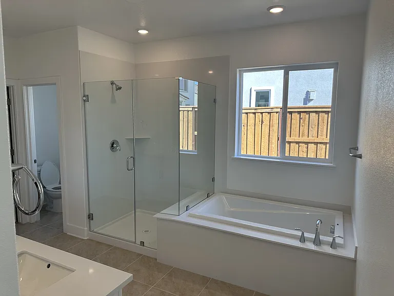 2779 Mulholland Dr — Photo 19