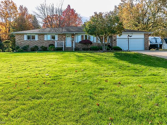 2nd image of 30860 Meadowbrook Dr